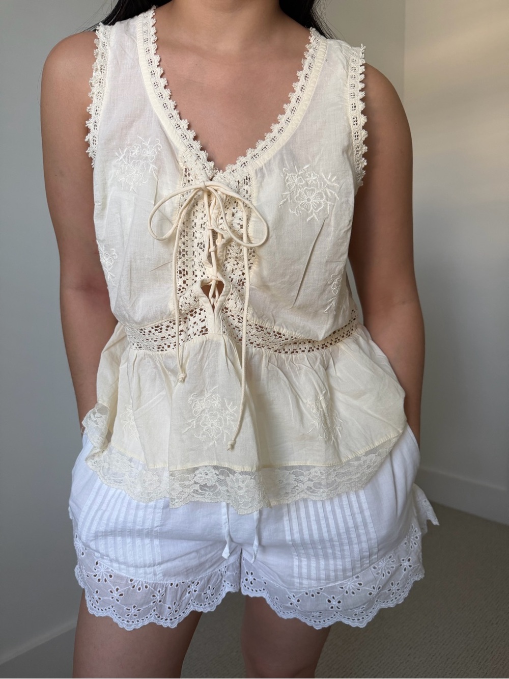 Rachel Zoe Cream Lace Up Sleeveless Blouse Tank Top - Picture 2 of 6